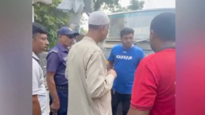 পৌরসভার কাজে বাধা ও গাড়ি ভাঙচুর, শিবগঞ্জে আটক ১