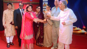 বাউলসংগীতে অবদানের স্বীকৃতি পেলেন রুমী সরকার