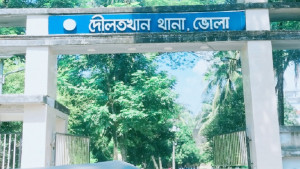 মসজিদের পাশে পড়ে ছিল যুবকের মরদেহ, এলাকায় চাঞ্চল্য