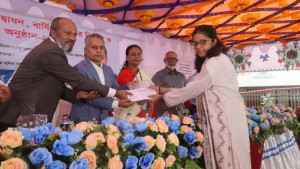 শিক্ষার লক্ষ্য শুধু জীবিকা নয়, ভালো নাগরিক হওয়া: রবিউল আলম