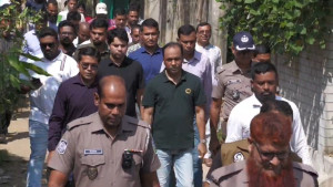 এক হাতে হিন্দু আরেক হাতে মুসলমান--- ডেপুটি স্পিকার