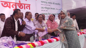 মেধাবী ও মানবিক প্রজন্ম গড়ার প্রত্যয়ে ভোলায় ১৩৫ কৃতী শিক্ষার্থীকে সম্মাননা