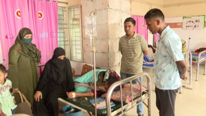 দৌলতখানে অন্তঃসত্ত্বা নারীকে মারধরের অভিযোগ