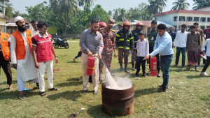 লালমোহনে দুর্যোগ মোকাবিলায় সচেতনতার বার্তা, অগ্নিকাণ্ডের মহড়া