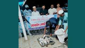 লালমোহনে মৎস্য অভিযানে জাল জব্দ, এতিমখানা-মাদরাসায় গেল মাছ