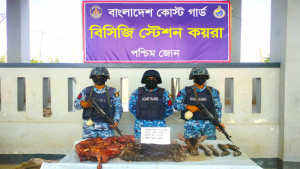 কয়রায় হরিণের মাংস, মাথা-পা ও চামড়া উদ্ধার
