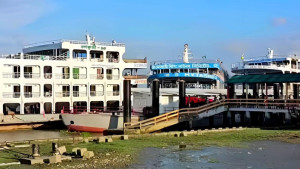 চরফ্যাশন-ঢাকা নৌরুটে রোটেশন প্রথায় জিম্মি লঞ্চ যাত্রীরা