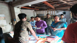 কয়রায় ভ্রাম্যমাণ আদালতে ২ ব্যবসায়ীকে জরিমানা