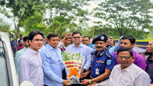 টাঙ্গন ব্যারেজে মৎস্য উৎসবের উদ্বোধন করলেন প্রতিমন্ত্রী