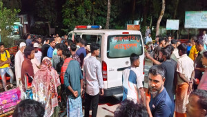 জয়পুরহাটে ট্রাকের ধাক্কায় ইজিবাইক যাত্রী নিহত, আহত ২