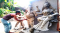 সিরাজগঞ্জে দুর্গাপ্রতিমা তৈরিতে চলছে শেষ মুহূর্তের প্রস্তুতি