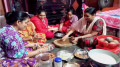 নাড়ু-মোয়া তৈরিতে ব্যস্ত সিরাজগঞ্জের গৃহিণীরা