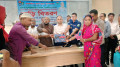 মদনে সনাতন ধর্মাবলম্বীদের মধ্যে লুৎফুজ্জামান বাবরের পক্ষ থেকে শাড়ি বিতরণ