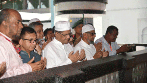 সিলেটে শাহজালাল (র.) এর মাজার জিয়ারত করলেন রাষ্ট্রপতি