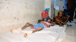 দারিদ্র্যের কাছে হার মানতে বসেছে তানিয়ার জীবন