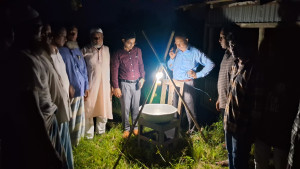 মাটিরাঙ্গায় ক্ষতিকর পোকা শনাক্তে আলোক ফাঁদ স্থাপন