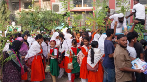 আখাউড়ায় শিক্ষার্থীদের মাঝে দেড় হাজার গাছের চারা বিতরণ