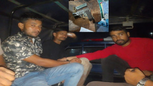 খুলনায় গুলি-পিস্তল-ককটেলসহ গ্রেপ্তার ৩