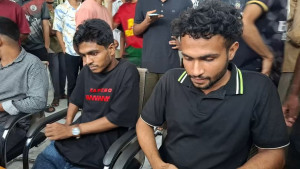 চবিতে হুমকি-ব্ল্যাকমেইলের পাশাপাশি আওয়ামীবিরোধী পোস্টের স্ক্রিনশট পাচারের অভিযোগে আটক দুই