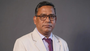 নোবিপ্রবিতে জাতীয় সংগীতের সময় শেখ হাসিনার ছবি, বিভাগীয় চেয়ারম্যানকে অব্যাহতি