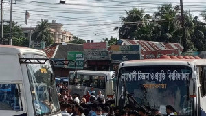 নোবিপ্রবি বাসে হামলা-ভাঙচুরের ঘটনায় গ্রেপ্তার-২