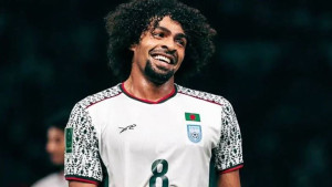 হামজা চৌধুরীর দেড় বছরে ৫ হাজার জার্সি বিক্রি
