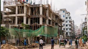 নকশাবহির্ভূত ভবনে ঝুঁকিতে ঢাকা, রাজউকের তদারকি নিয়ে প্রশ্ন