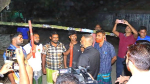 গরু চুরি ঠেকাতে তাড়াশে বাঁশকল, পরিদর্শনে পুলিশ সুপার
