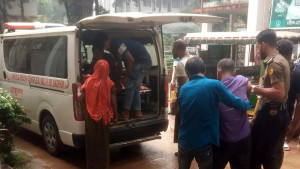 কালিয়াকৈরে শ্রমিকবাহী বাস উল্টে নারীসহ আহত ১৫