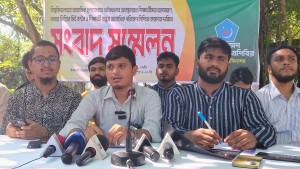 হলের অবৈধ শিক্ষার্থী অপসারণসহ ৮ দফা দাবিতে শিবিরের সংবাদ সম্মেলন