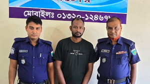 লালপুরে ৪০০ ইয়াবাসহ মাদক কারবারি গ্রেপ্তার