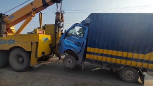 গাজীপুরে দাঁড়িয়ে থাকা ট্রাকে পিকআপের ধাক্কা, চালক নিহত