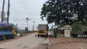 টাঙ্গাইলে হাটুভাঙ্গা সেতুর টোলপ্লাজায় হামলা, গ্রেপ্তার ১
