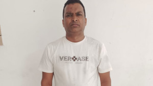 ভারতে যাওয়ার পথে দর্শনা ইমিগ্রেশনে আওয়ামী লীগ নেতা আটক