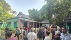 কটিয়াদীতে মসজিদের ইমামের ঝুলন্ত মরদেহ উদ্ধার