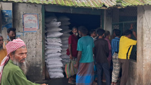 মাগুরায় চাহিদার তুলনায় সারের বরাদ্দ কম, দুশ্চিন্তায় কৃষকরা
