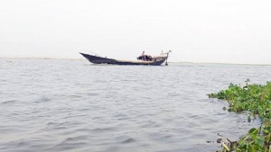 পদ্মায় নৌকা ডুবি, ১০ জনকে উদ্ধার করলো বিএসএফ