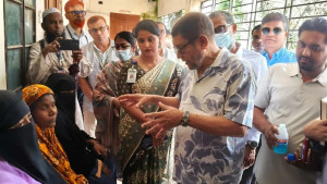 সরকারি হাসপাতালের সামনে ক্লিনিক বন্ধের ঘোষণা স্বাস্থ্যমন্ত্রীর