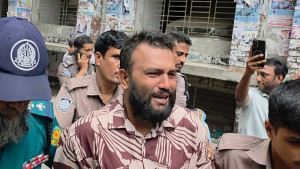 প্রধানমন্ত্রীর নিরাপত্তা বিঘ্নিতের অভিযোগে মুবিনের ৫ দিনের রিমান্ড