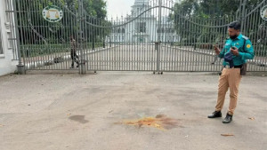 কাদেরদের মৃত্যুদণ্ডের রায়ের পর সুপ্রিম কোর্টে ককটেল বিস্ফোরণ