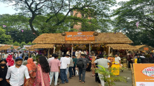 মিষ্টি-শাড়ির ভিড়েও দর্শনার্থীদের নজর কাড়ল ‘ব্র্যান্ড টাঙ্গাইল’