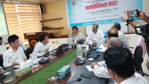বেনাপোল কাস্টমস ও বন্দরে রাজস্ব আহরণে গতিশীলতা বাড়ানোর আহ্বান পরিবেশ প্রতিমন্ত্রীর