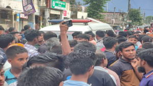 শ্যাম্পুর খালি প্যাকেট নিয়ে সংঘর্ষে নিহত ১, আহত ১৫