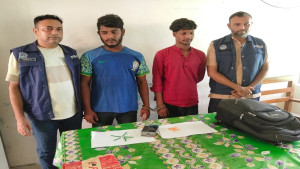 মনপুরায় ১০০ পিস ইয়াবাসহ দুই যুবক আটক