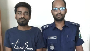 ঈশ্বরদীতে ইউপি চেয়ারম্যানকে ছুরিকাঘাত, প্রধান আসামি গ্রেপ্তার