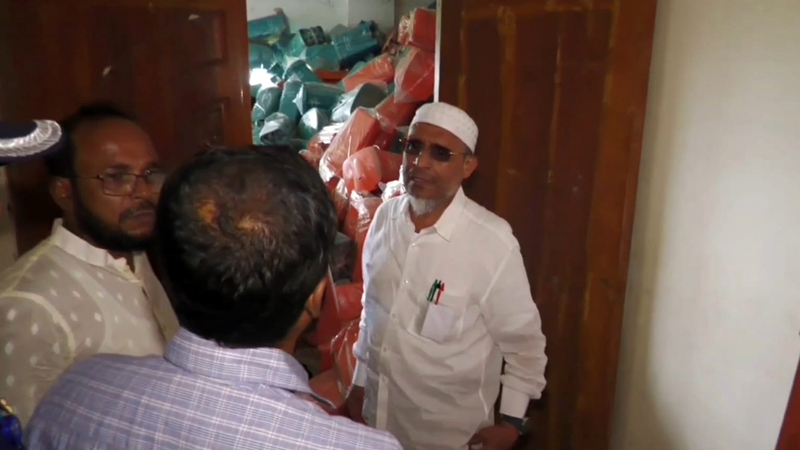 ক্ষুব্ধ হয়ে বাবরের প্রশ্ন ‘হোয়াটস ইওর প্রবলেম’!