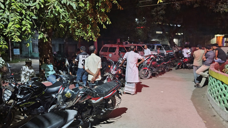 লালপুরে মসজিদ কমিটি নিয়ে সংঘর্ষ, আহত ৯