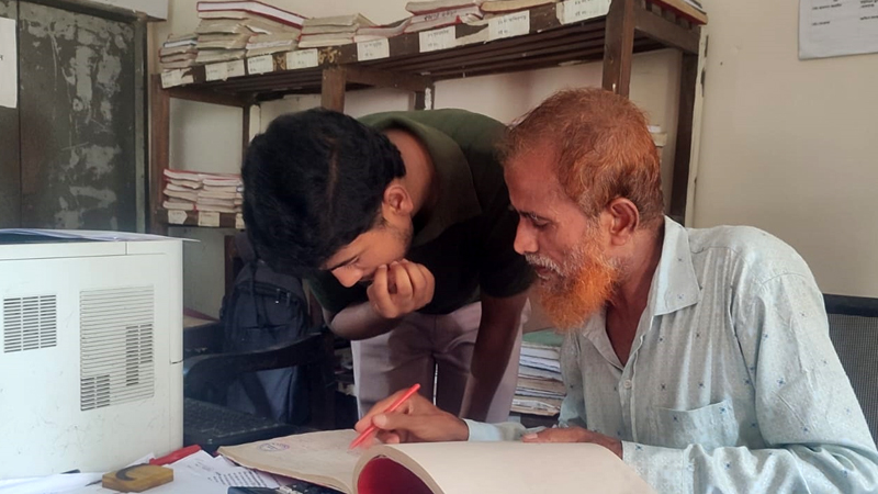 বাবা-ছেলের নিয়ন্ত্রণে ভূমি অফিস, ঘুষ-দালাল সিন্ডিকেটের অভিযোগ