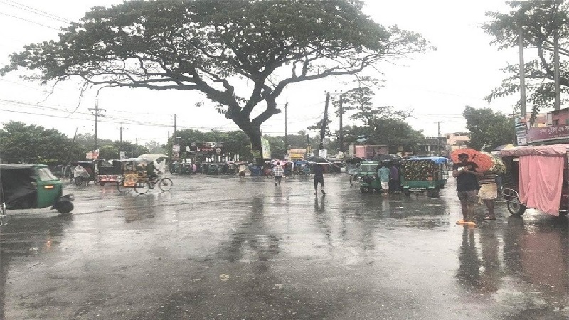 ভারী বর্ষণে সিরাজগঞ্জে জনজীবন অচল, জলাবদ্ধতায় চরম দুর্ভোগ
