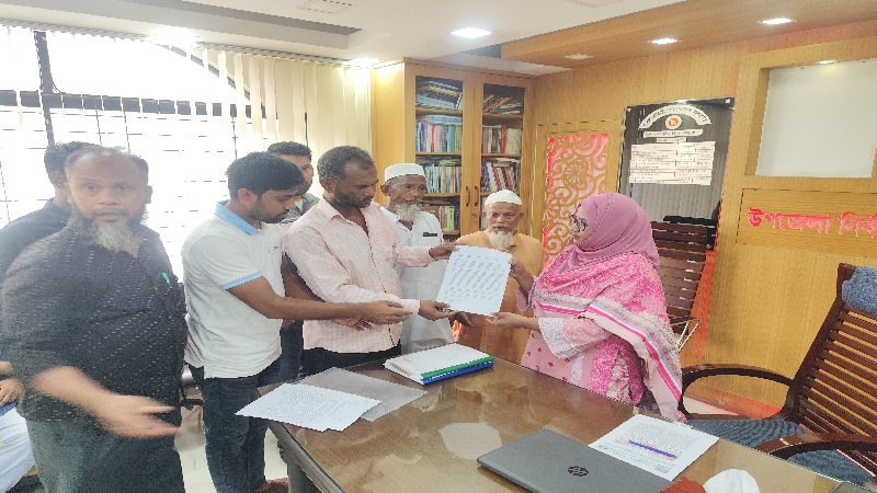 বড়াইগ্রামে সাবেক অধ্যক্ষের বিরুদ্ধে দুর্নীতির অভিযোগ